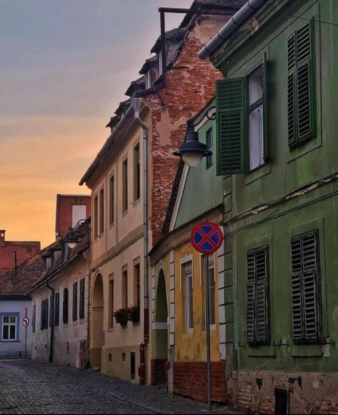 Wall St House Sibiu Buitenkant foto